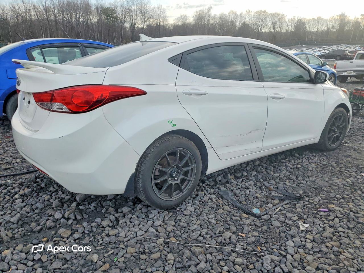 Hyundai Elantra 2013