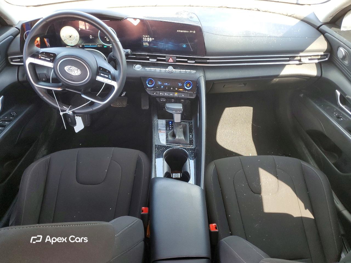 Hyundai Elantra 2023