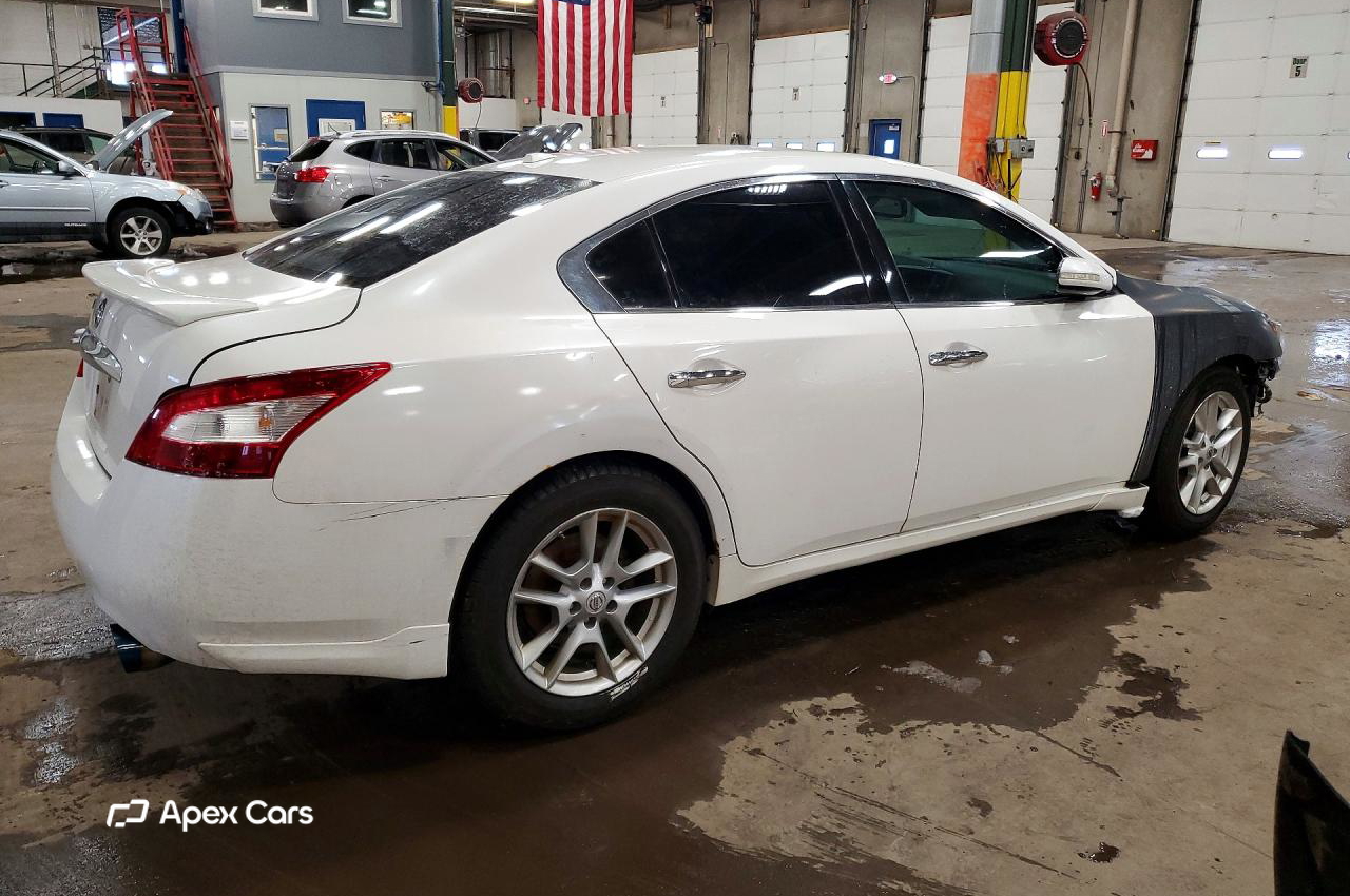 Nissan Maxima 2010