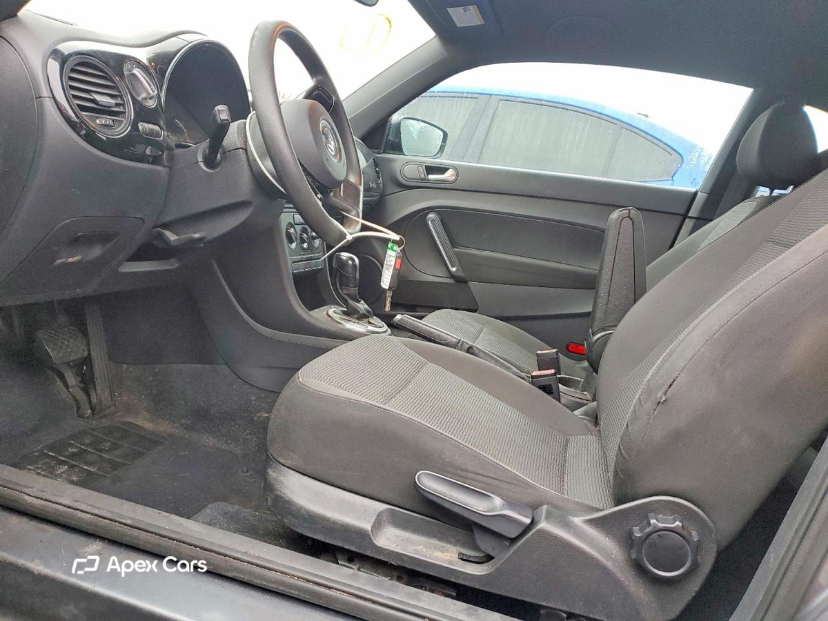 Volkswagen Beetle 2014