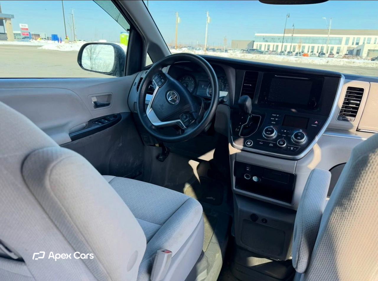 Toyota Sienna 2016