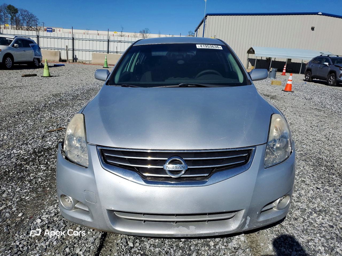 Nissan Altima 2010