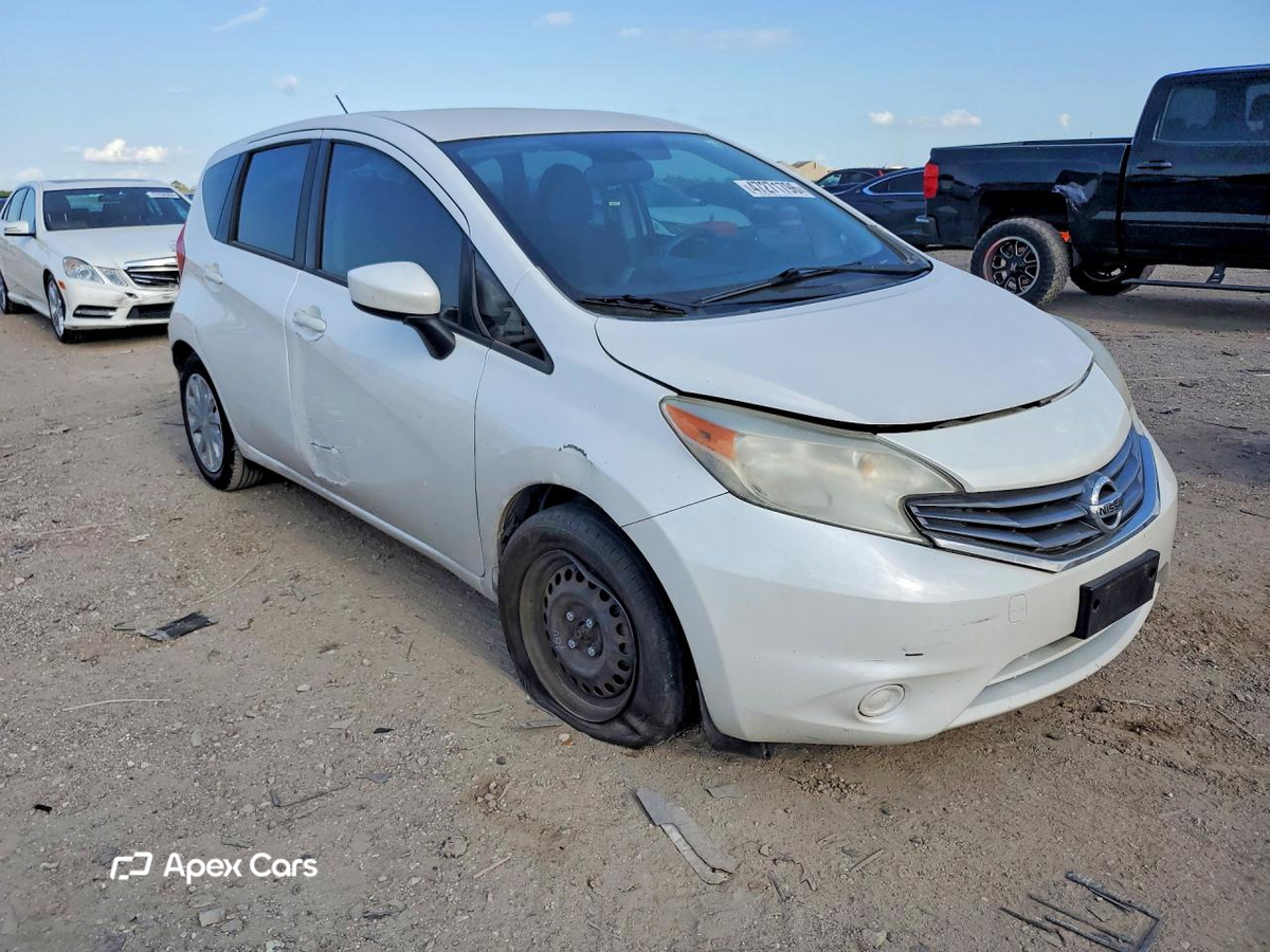 Nissan Versa 2015
