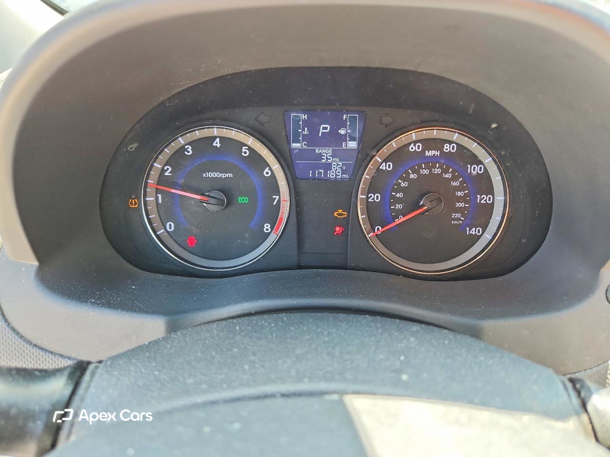 Hyundai Accent 2015