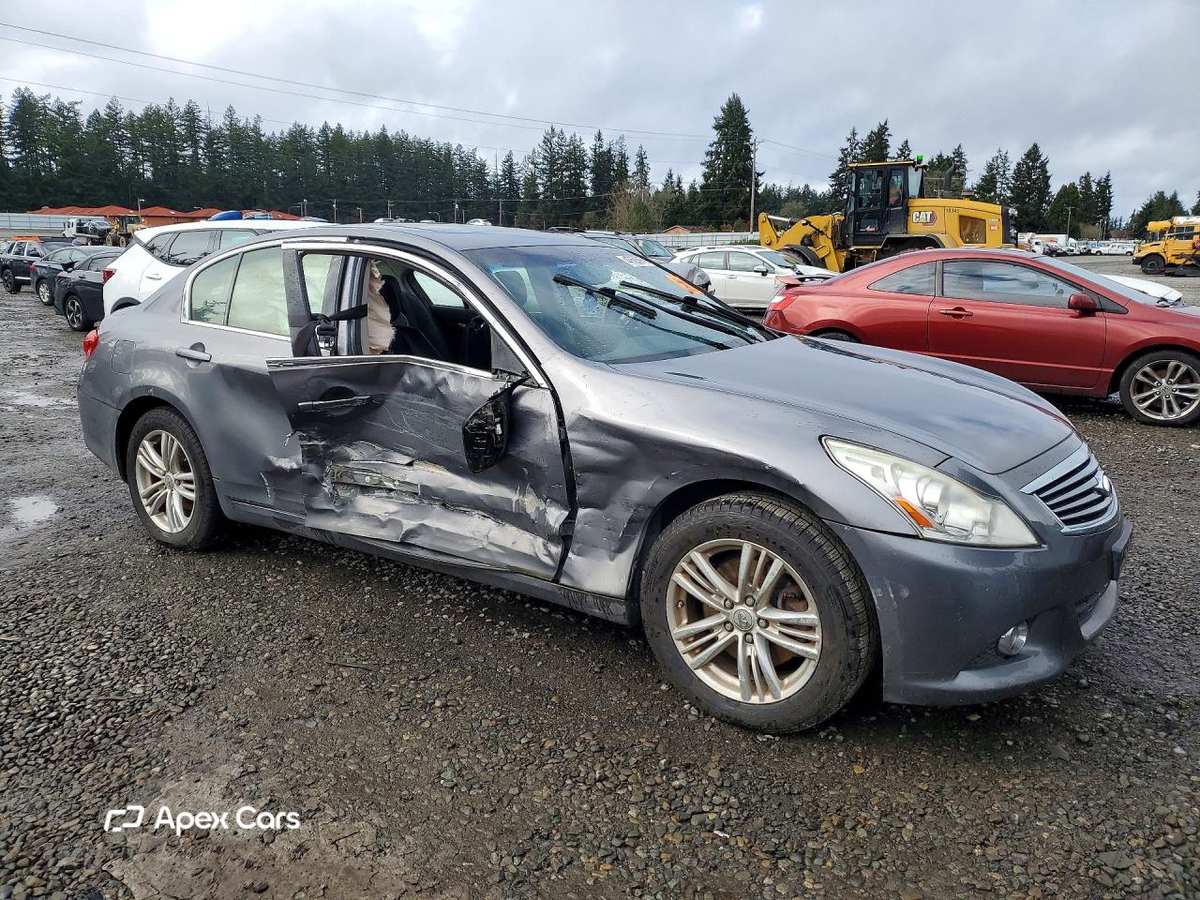 Infiniti G 2013