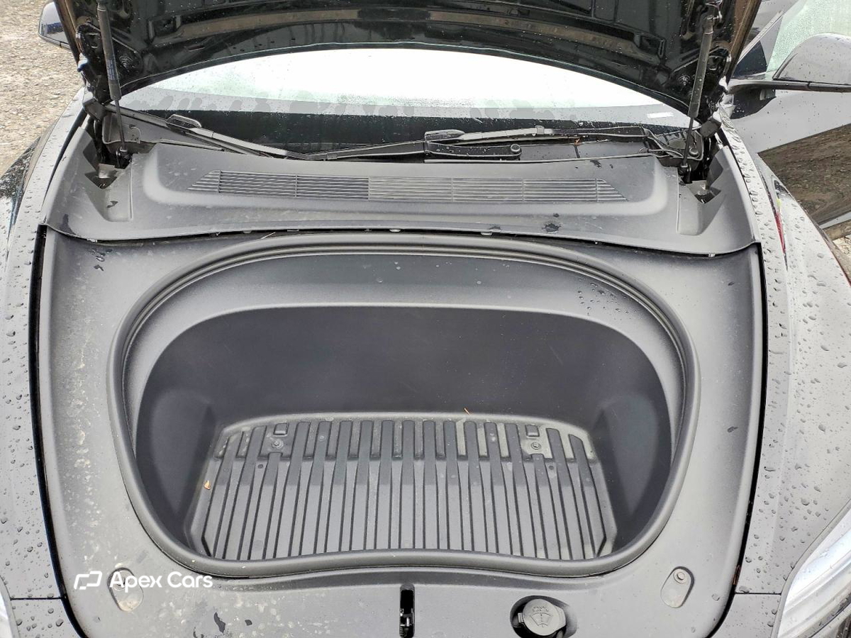 Tesla Model 3 2025