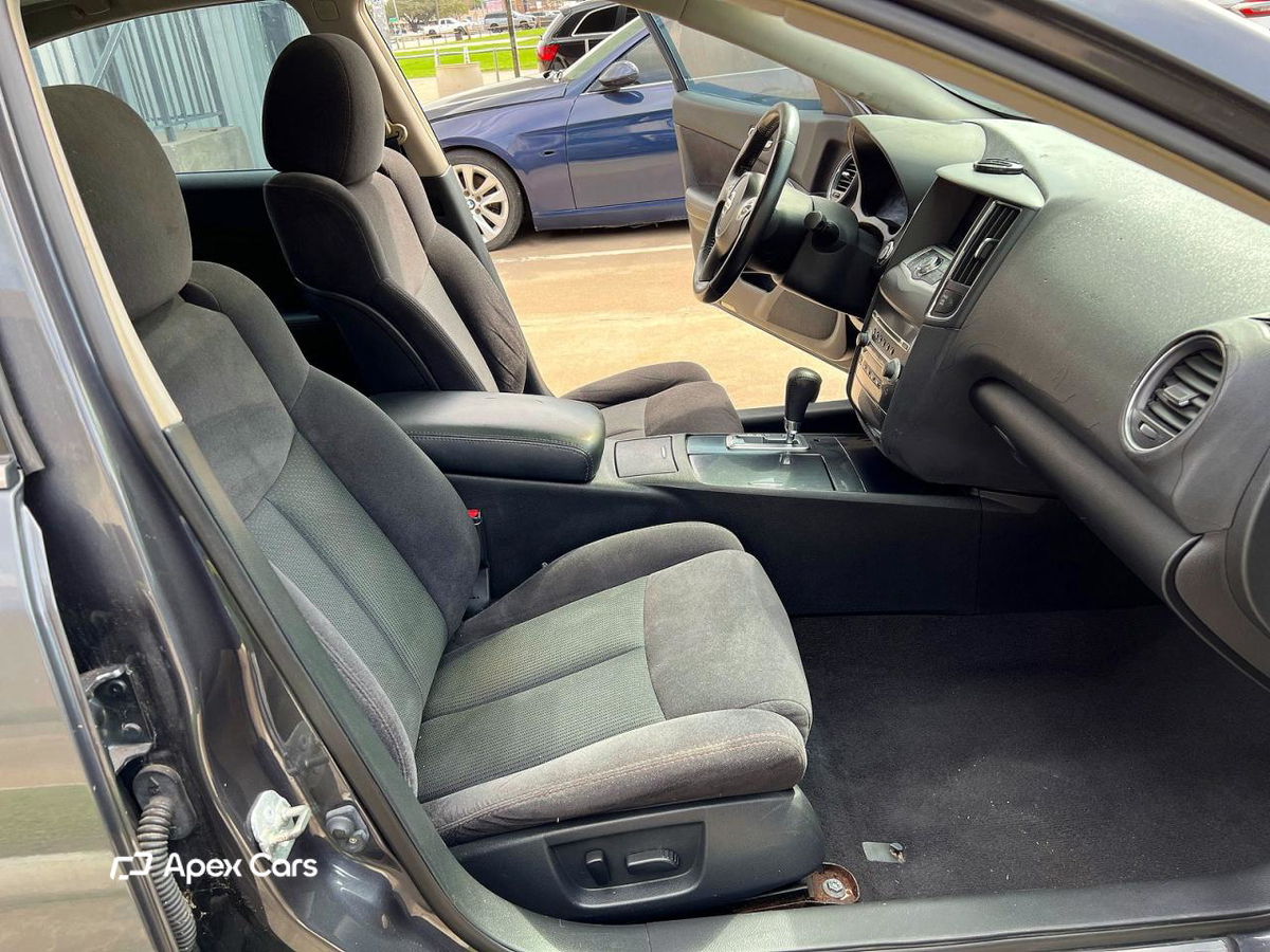 Nissan Maxima 2012