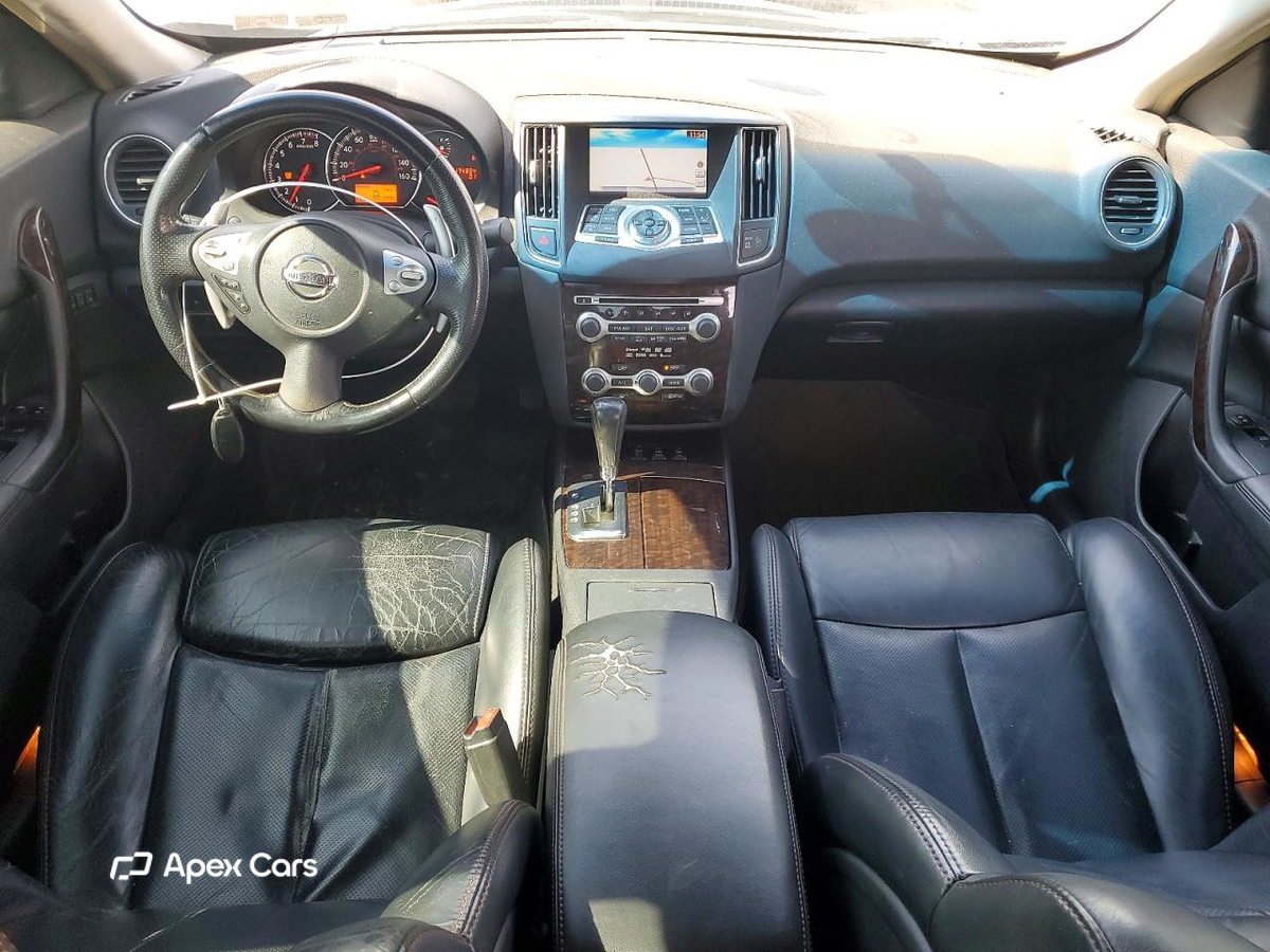 Nissan Maxima 2010