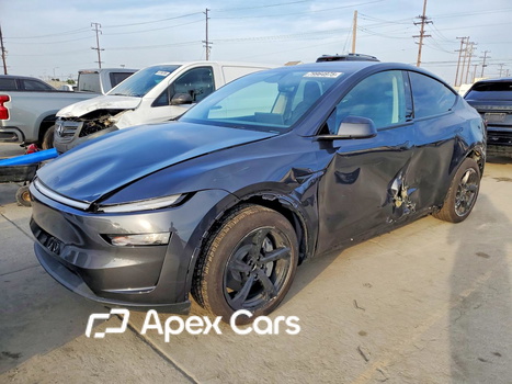 Tesla Model Y 2026 - Image 1 of 12