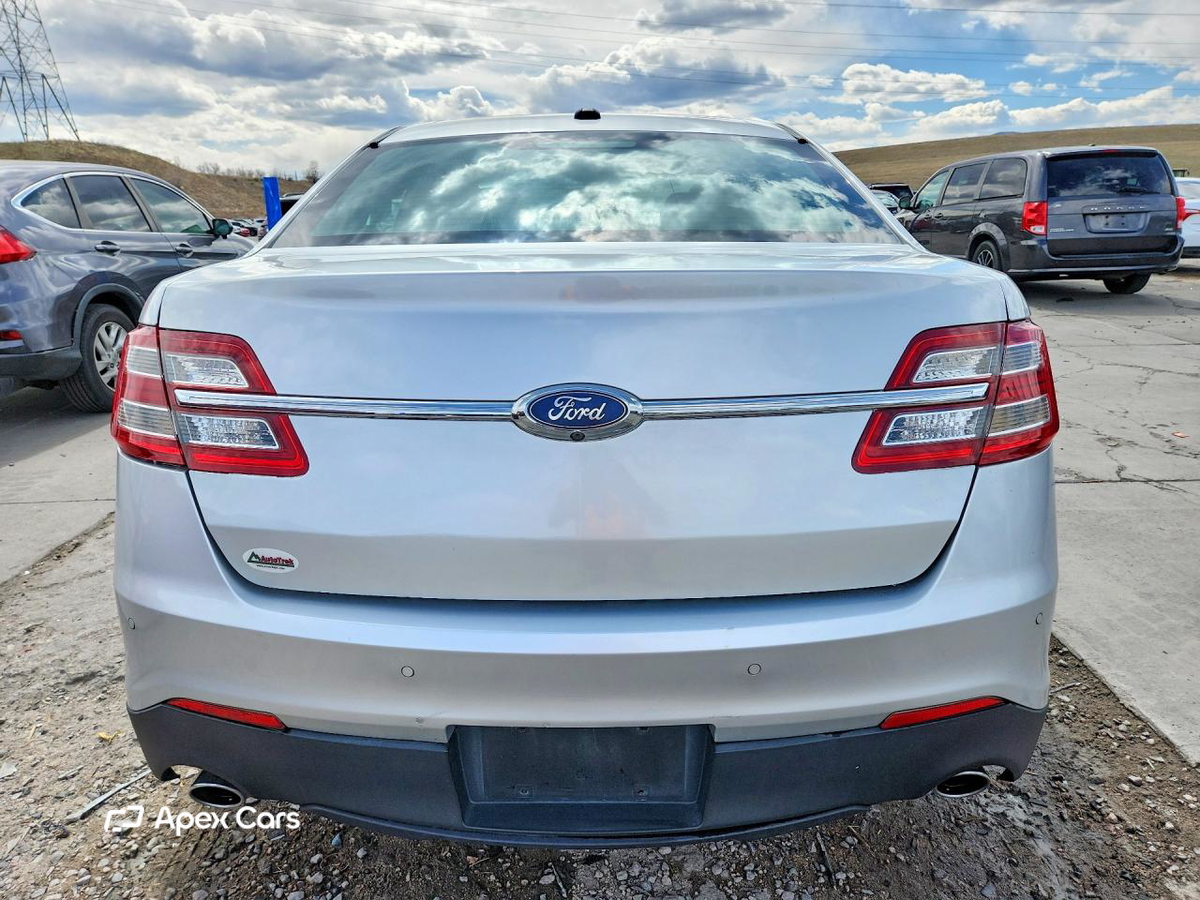 Ford Taurus 2017