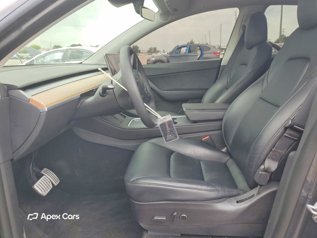 Tesla Model Y 2022
