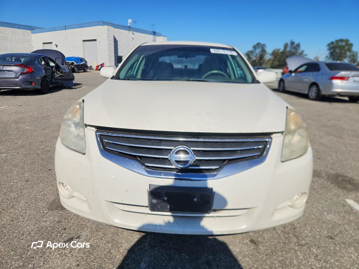Nissan Altima 2012