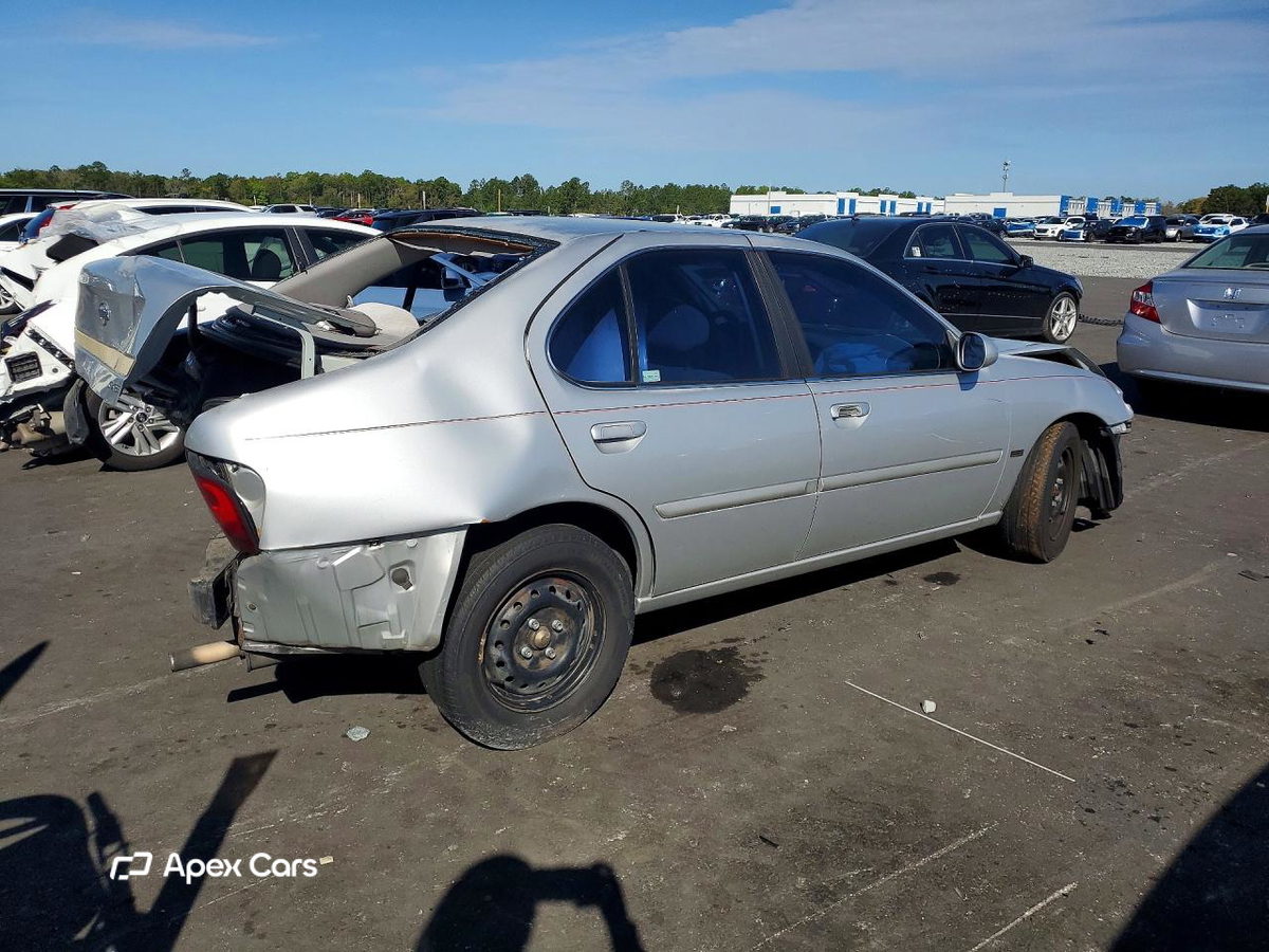 Nissan Altima 2001