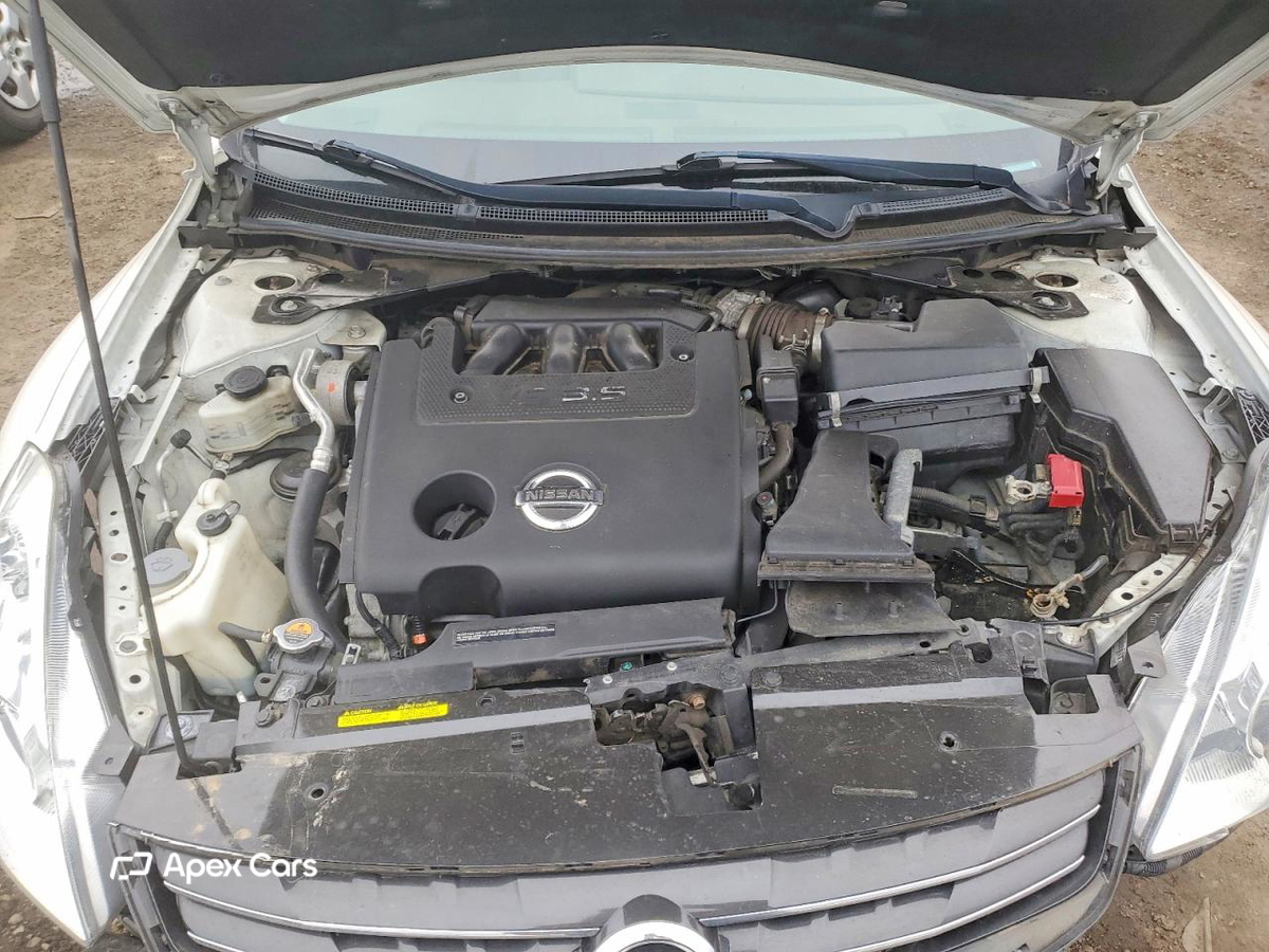 Nissan Altima 2011