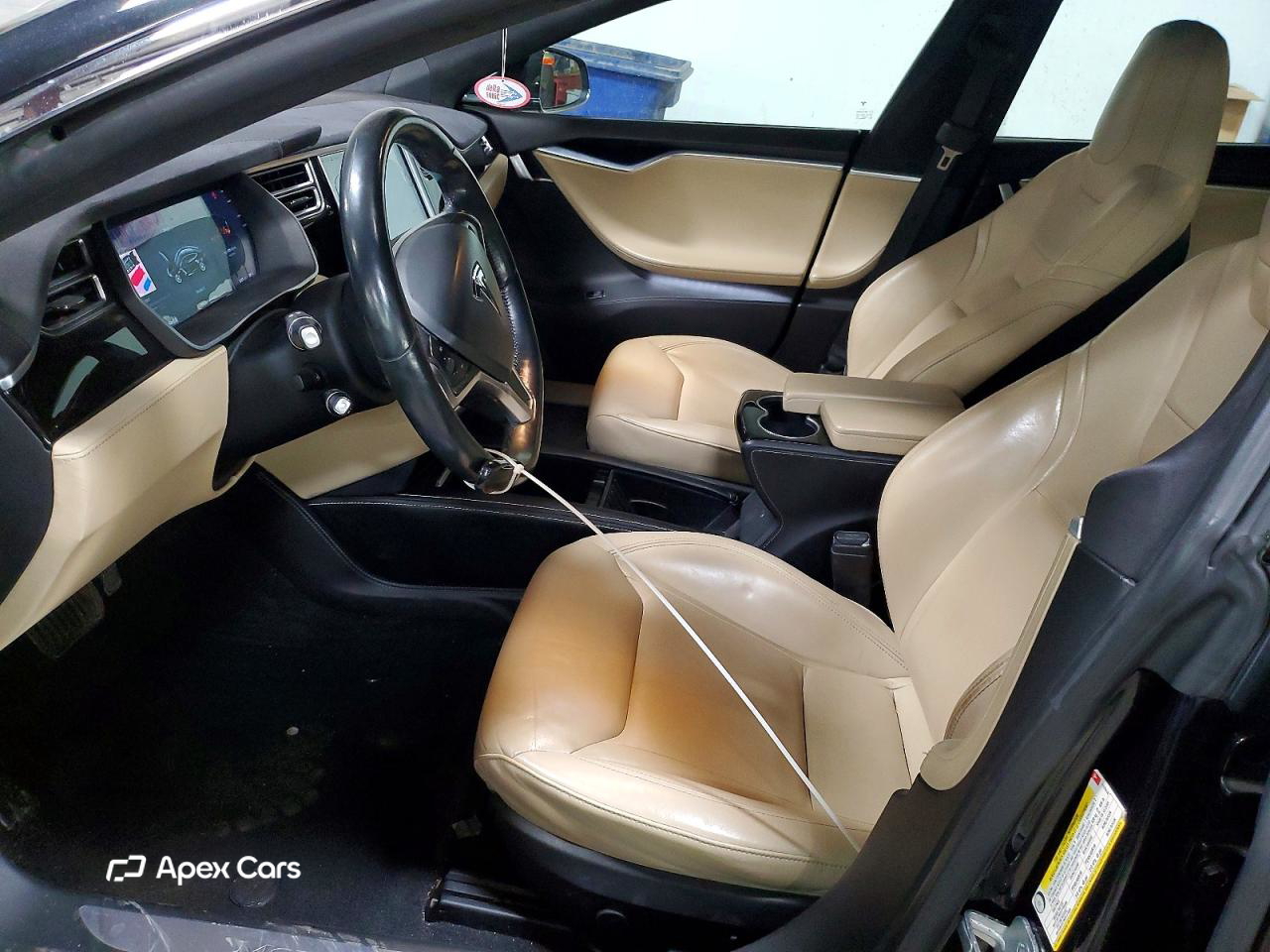 Tesla Model S 2015