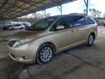 Toyota Sienna 2011