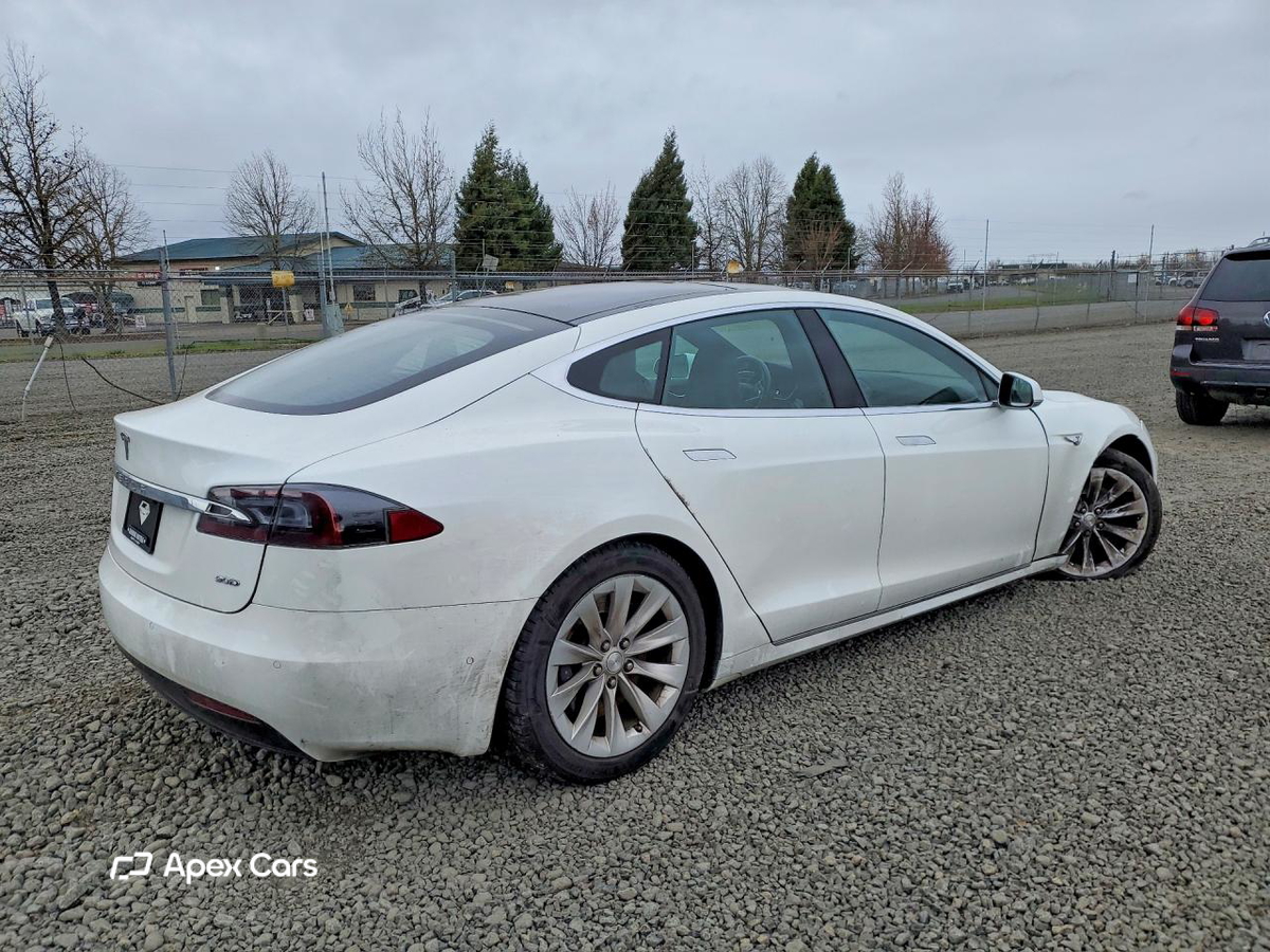 Tesla Model S 2016
