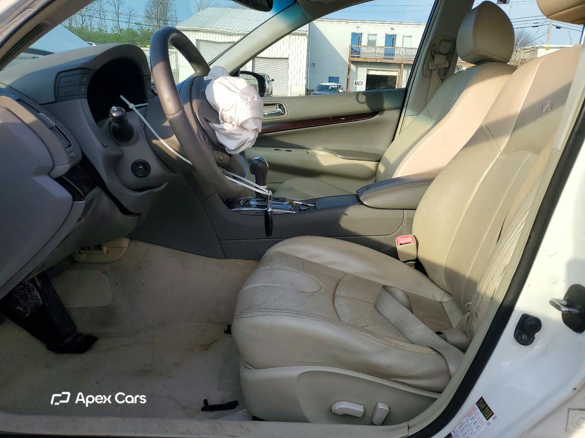Infiniti G 2010