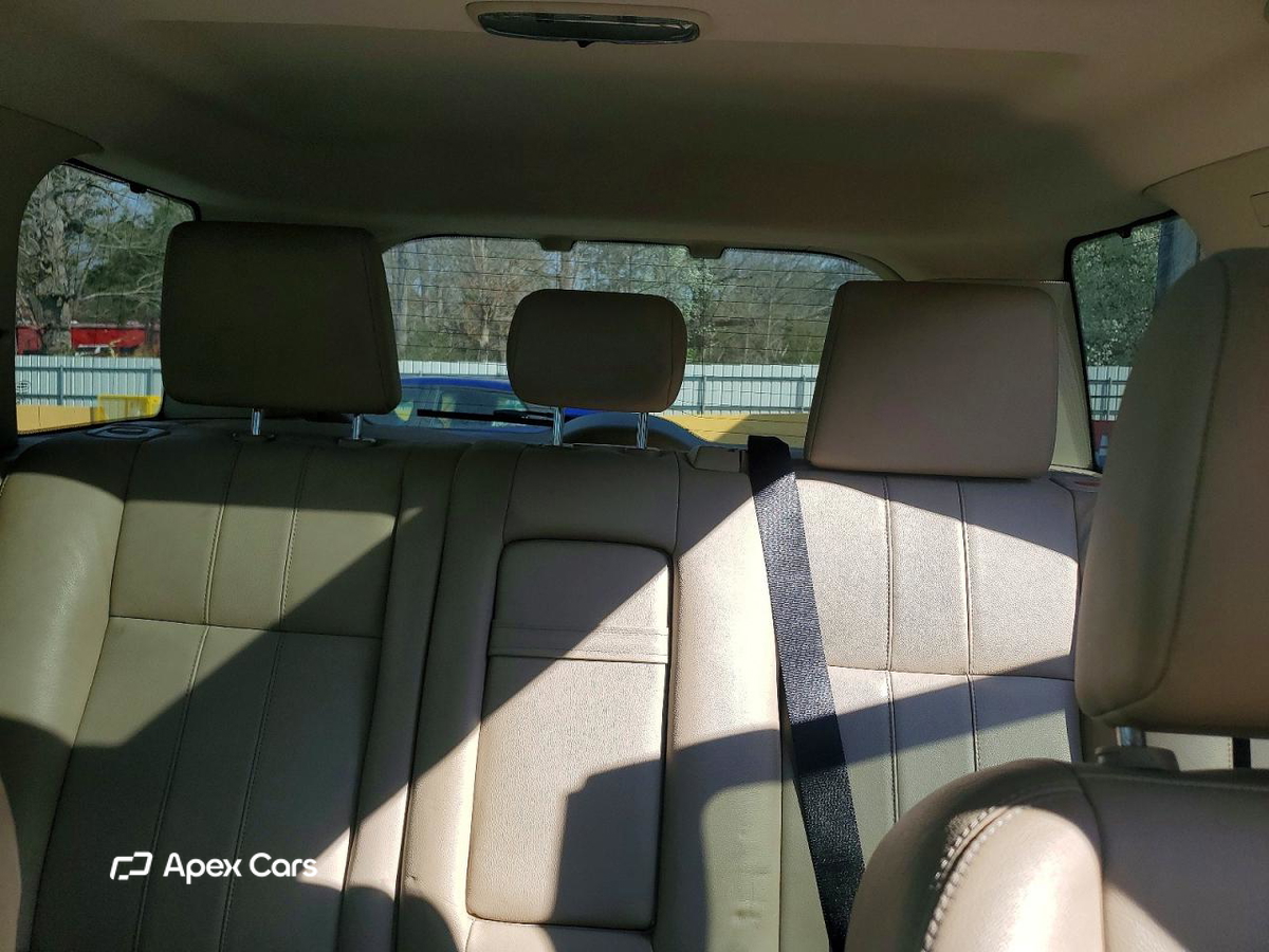 Land Rover LR2 2012