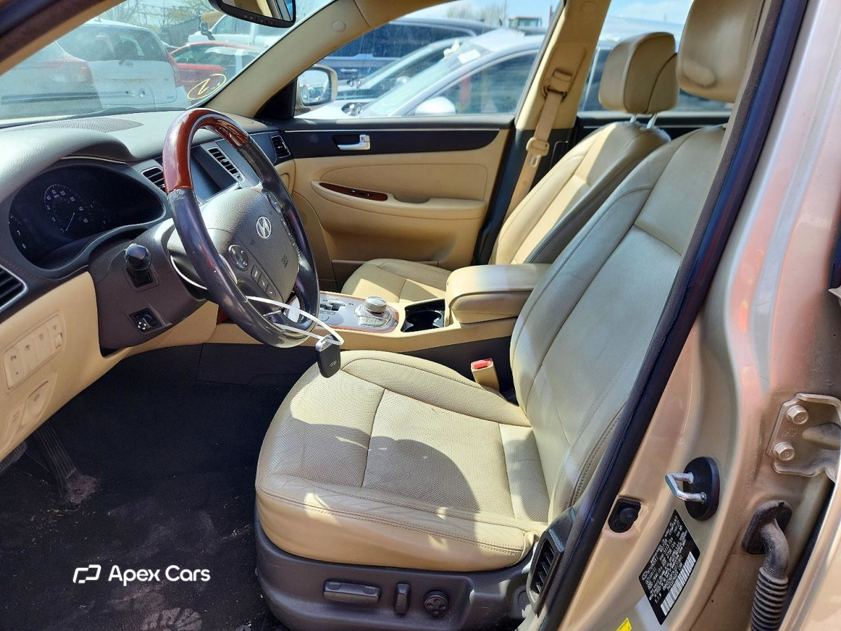 Hyundai Genesis 2012