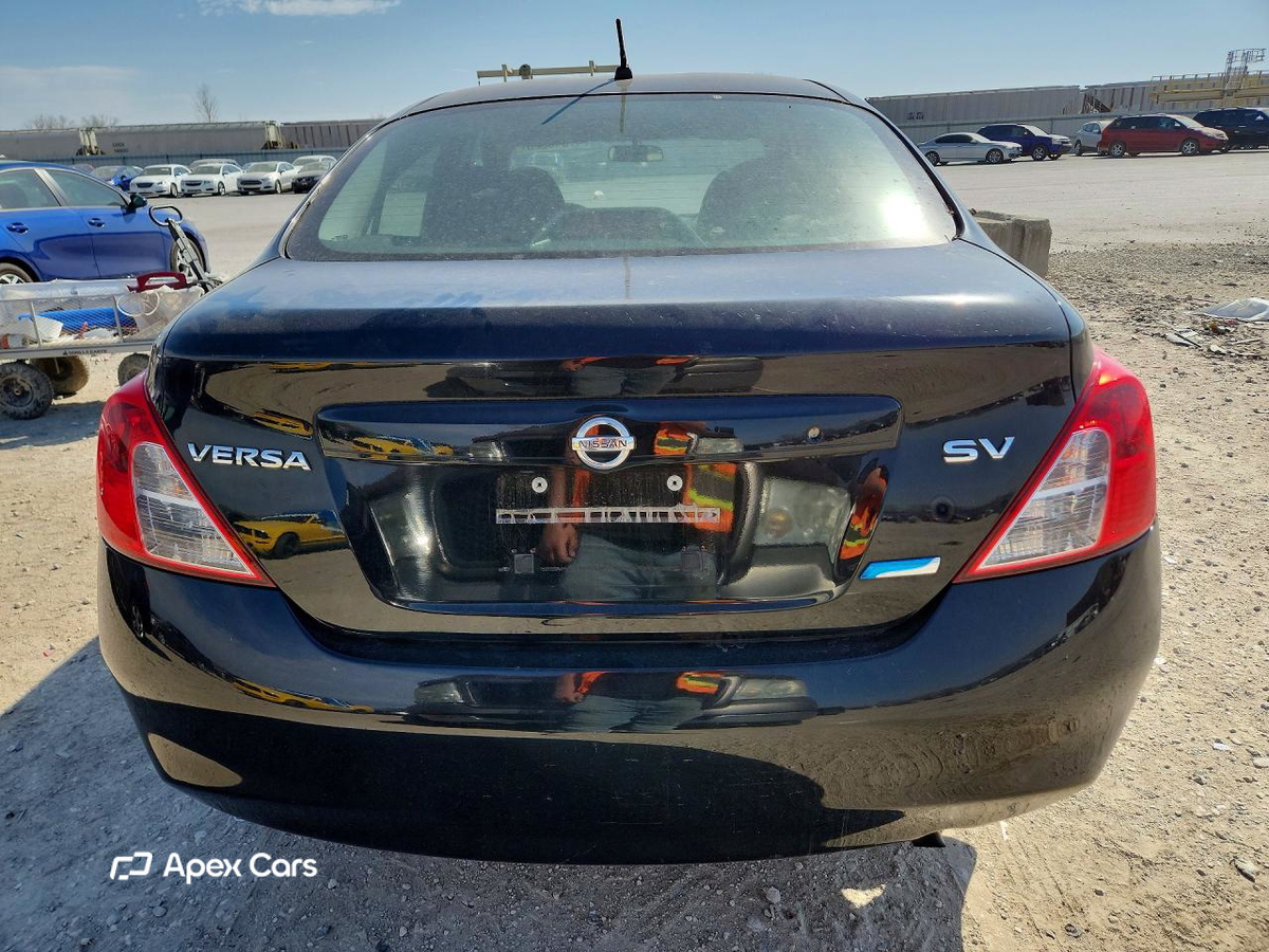 Nissan Versa 2012