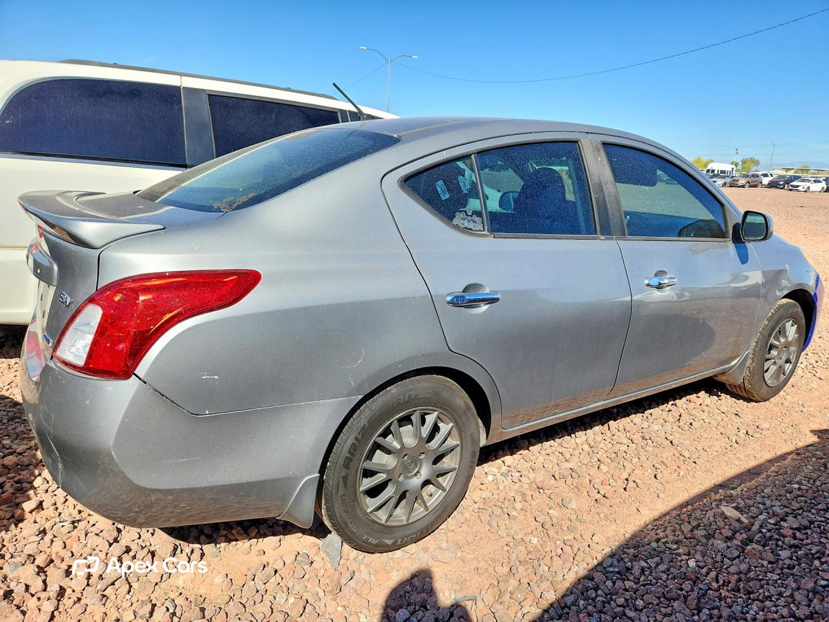 Nissan Versa 2014