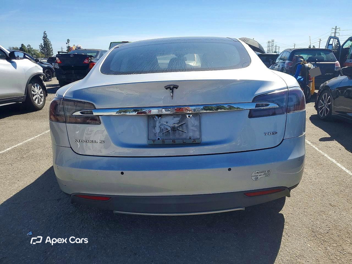 Tesla Model S 2015