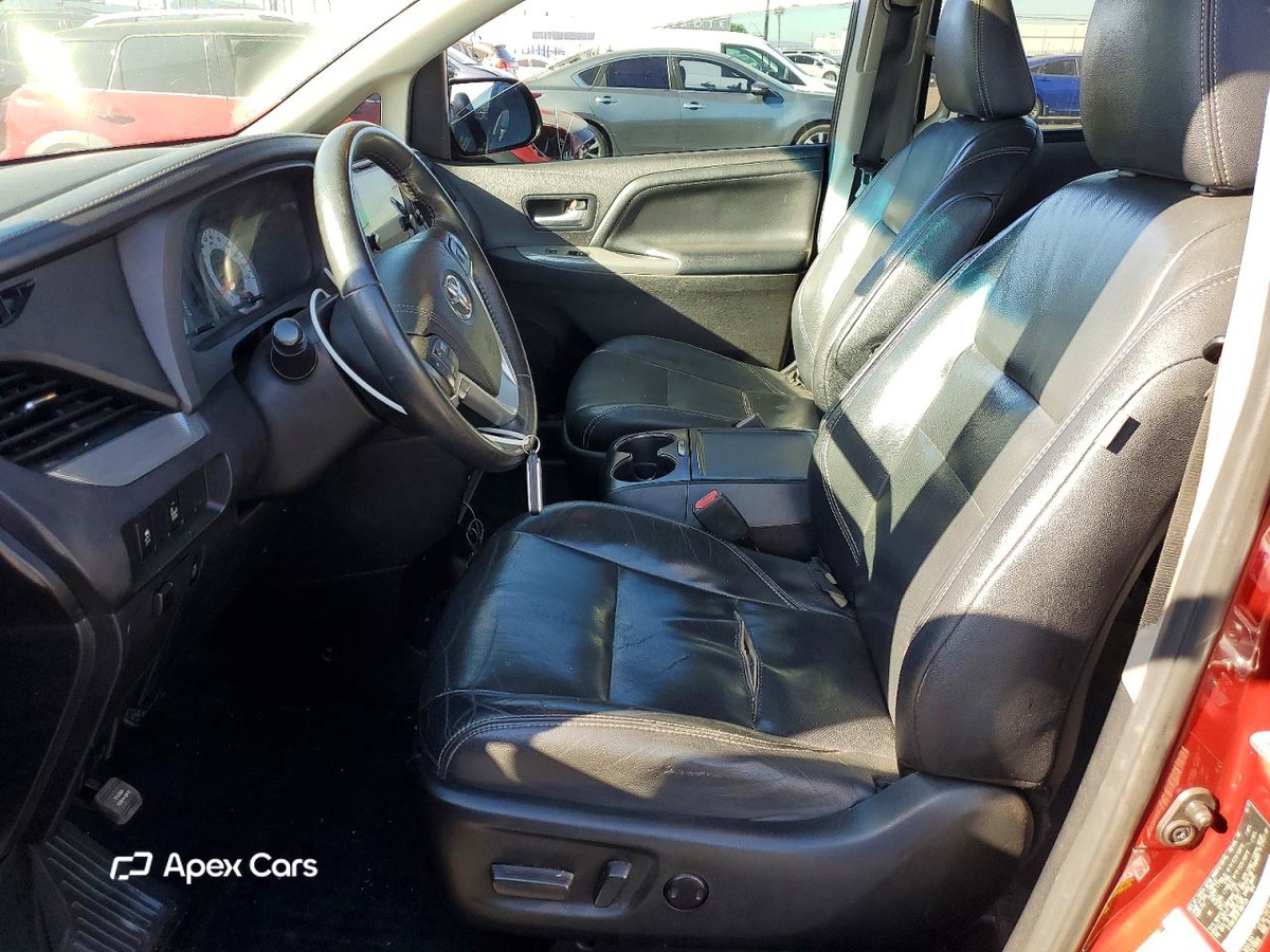Toyota Sienna 2015