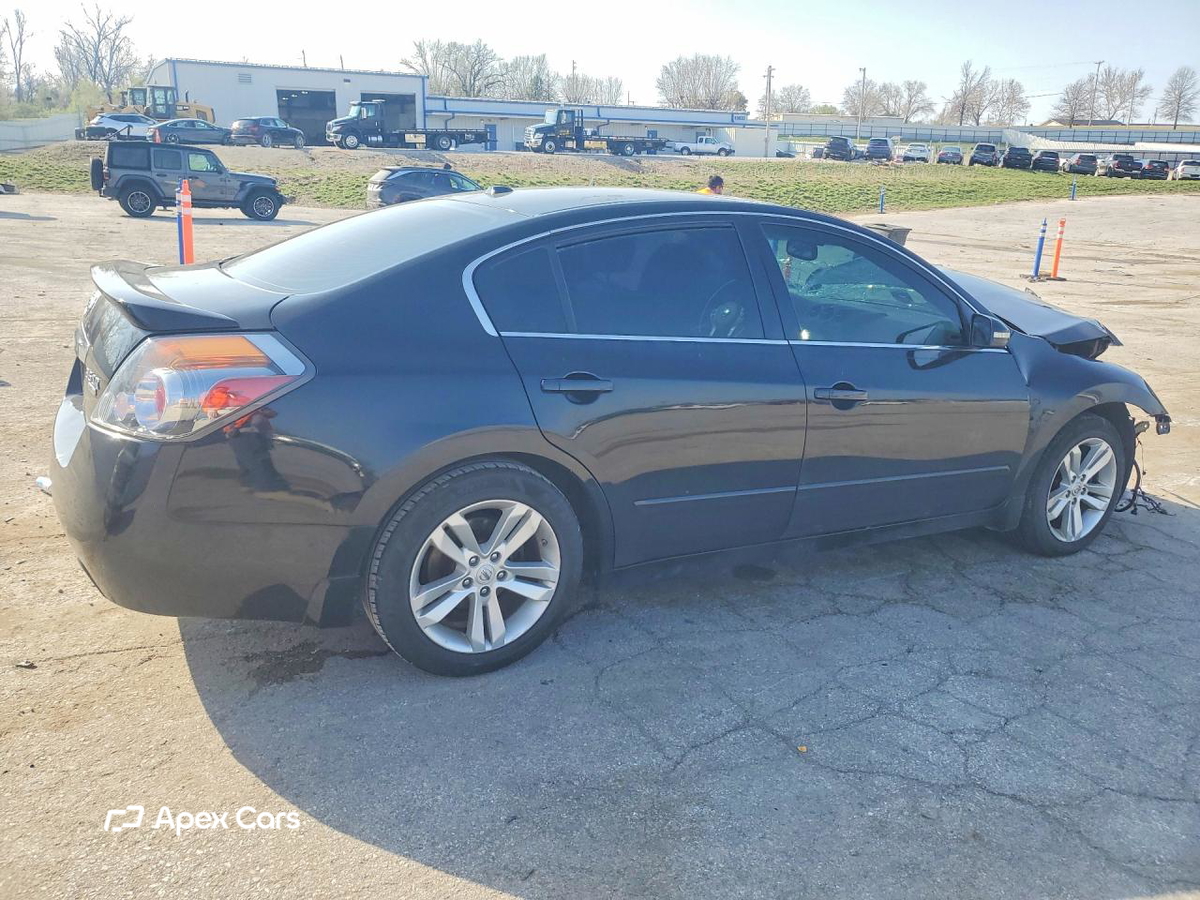 Nissan Altima 2012