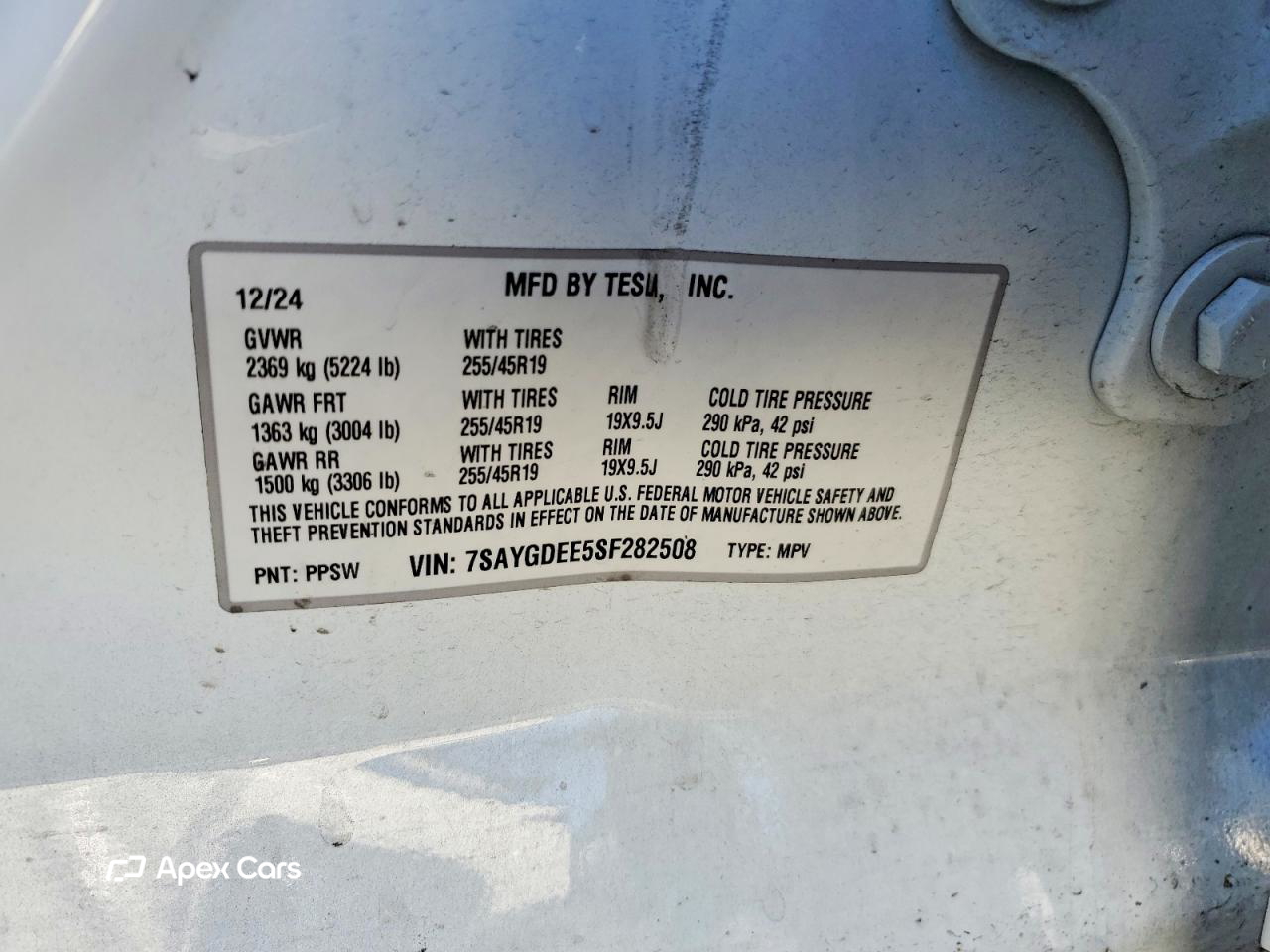 Tesla Model Y 2025