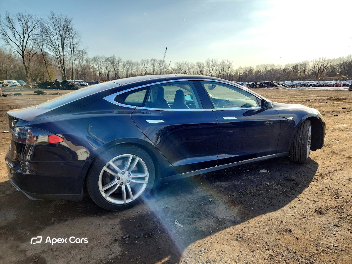 Tesla Model S 2013