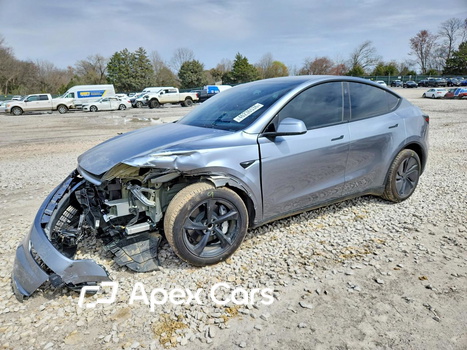 Tesla Model Y 2026 - Zdjęcie 1 z 13