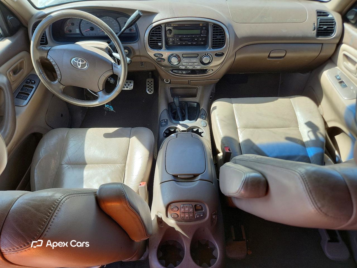 Toyota Sequoia 2004