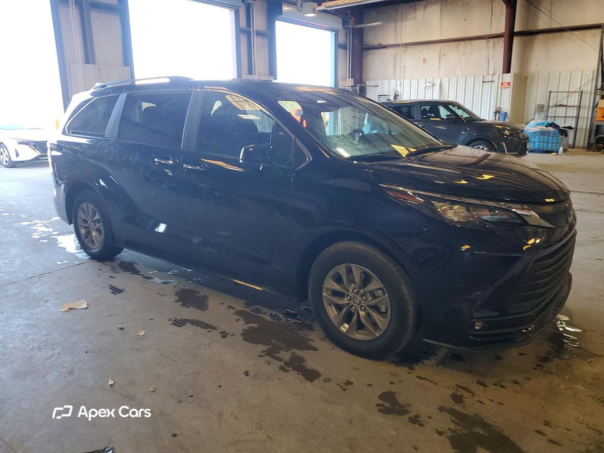 Toyota Sienna 2025