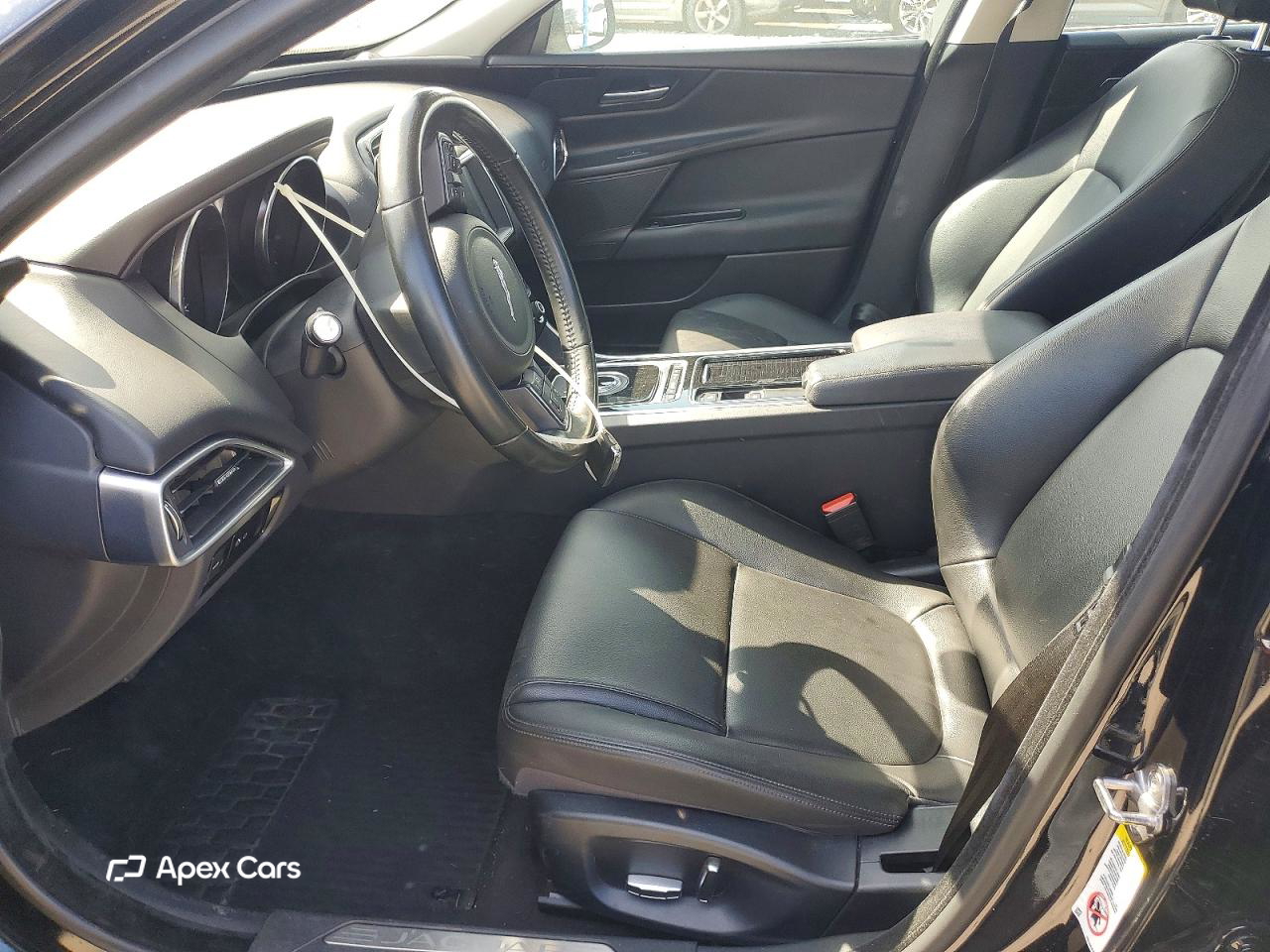 Jaguar XE 2019