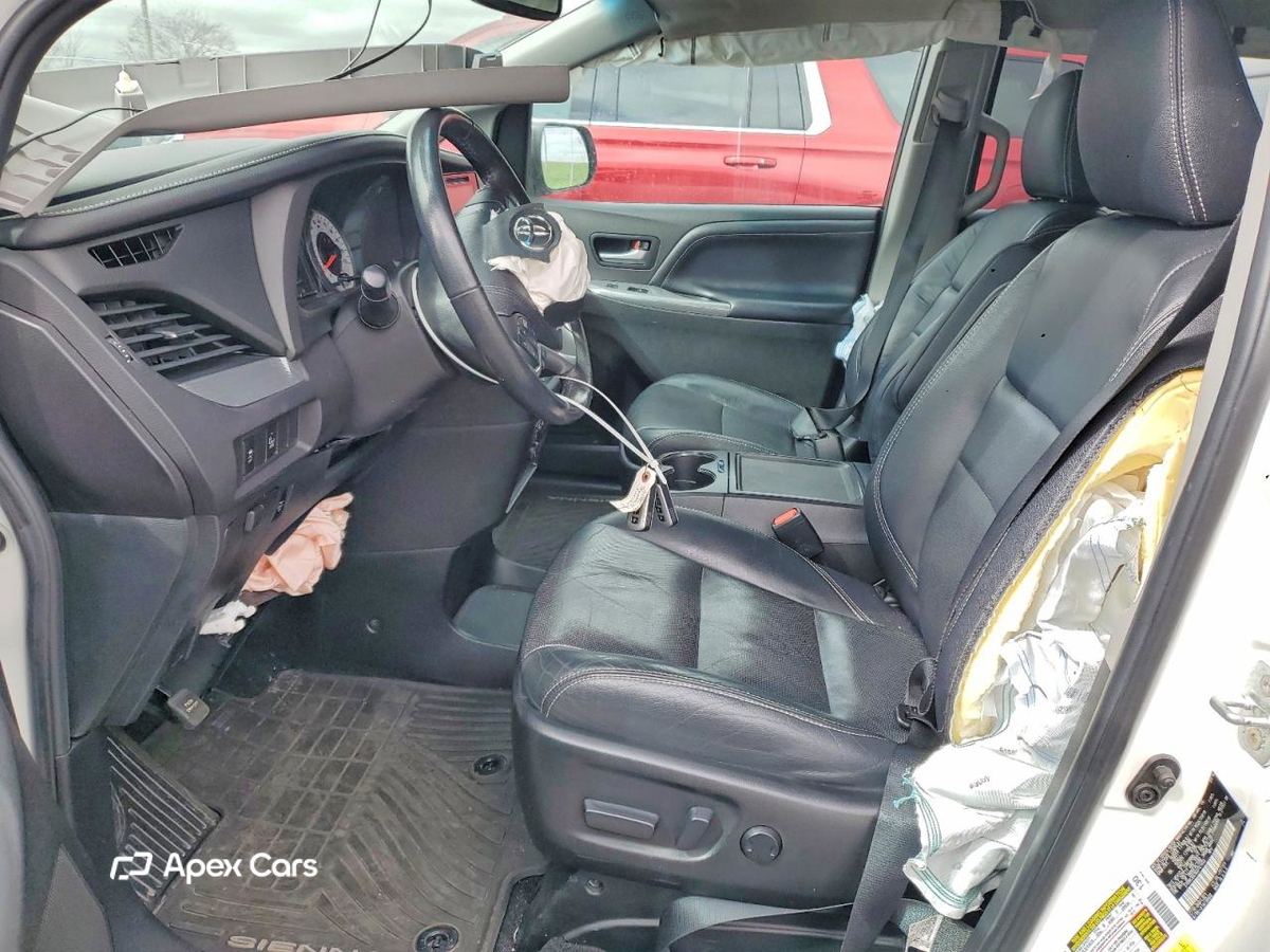 Toyota Sienna 2016