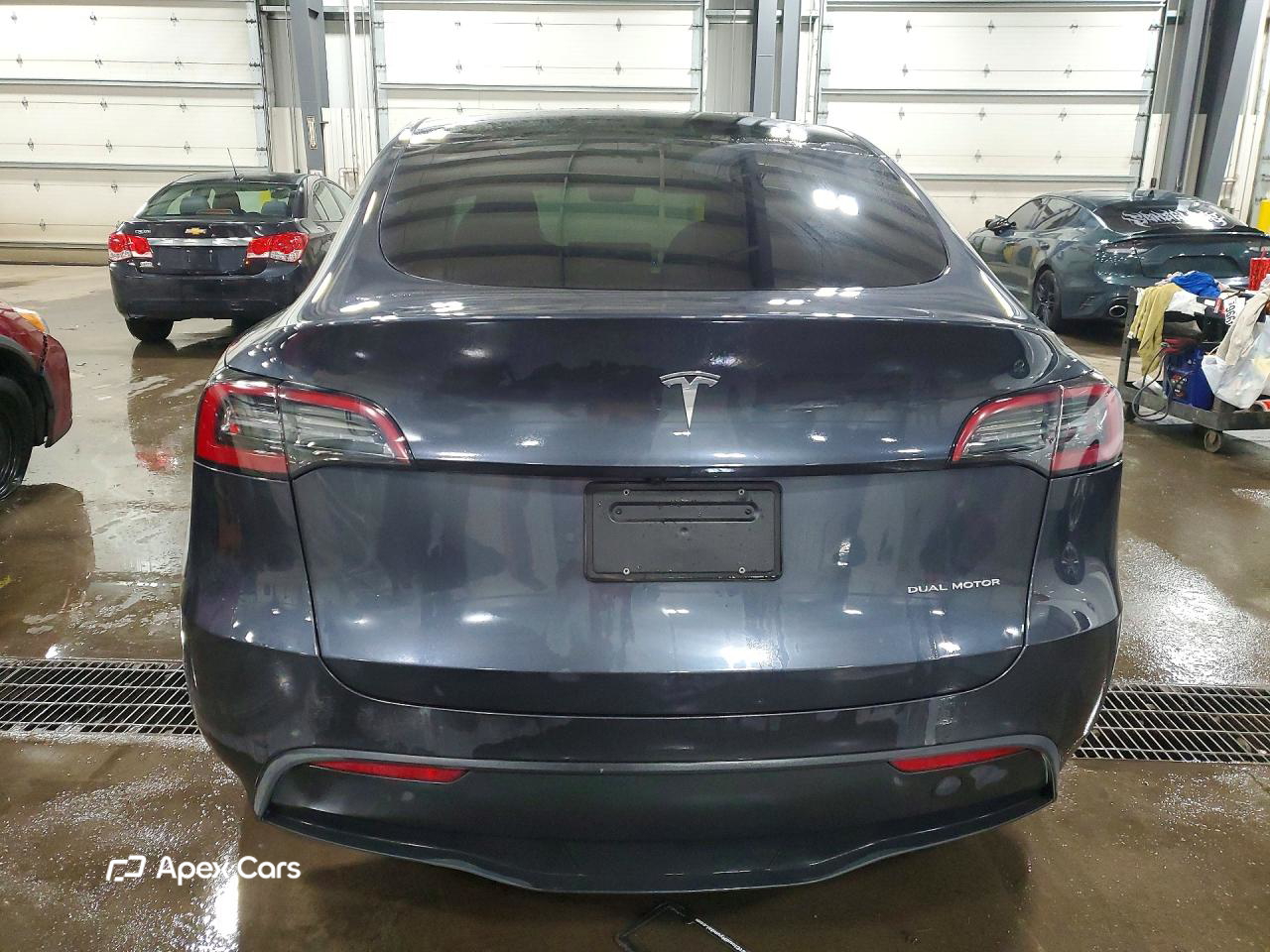 Tesla Model Y 2024