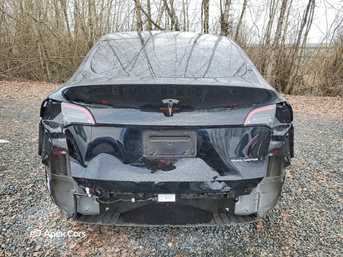 Tesla Model Y 2025
