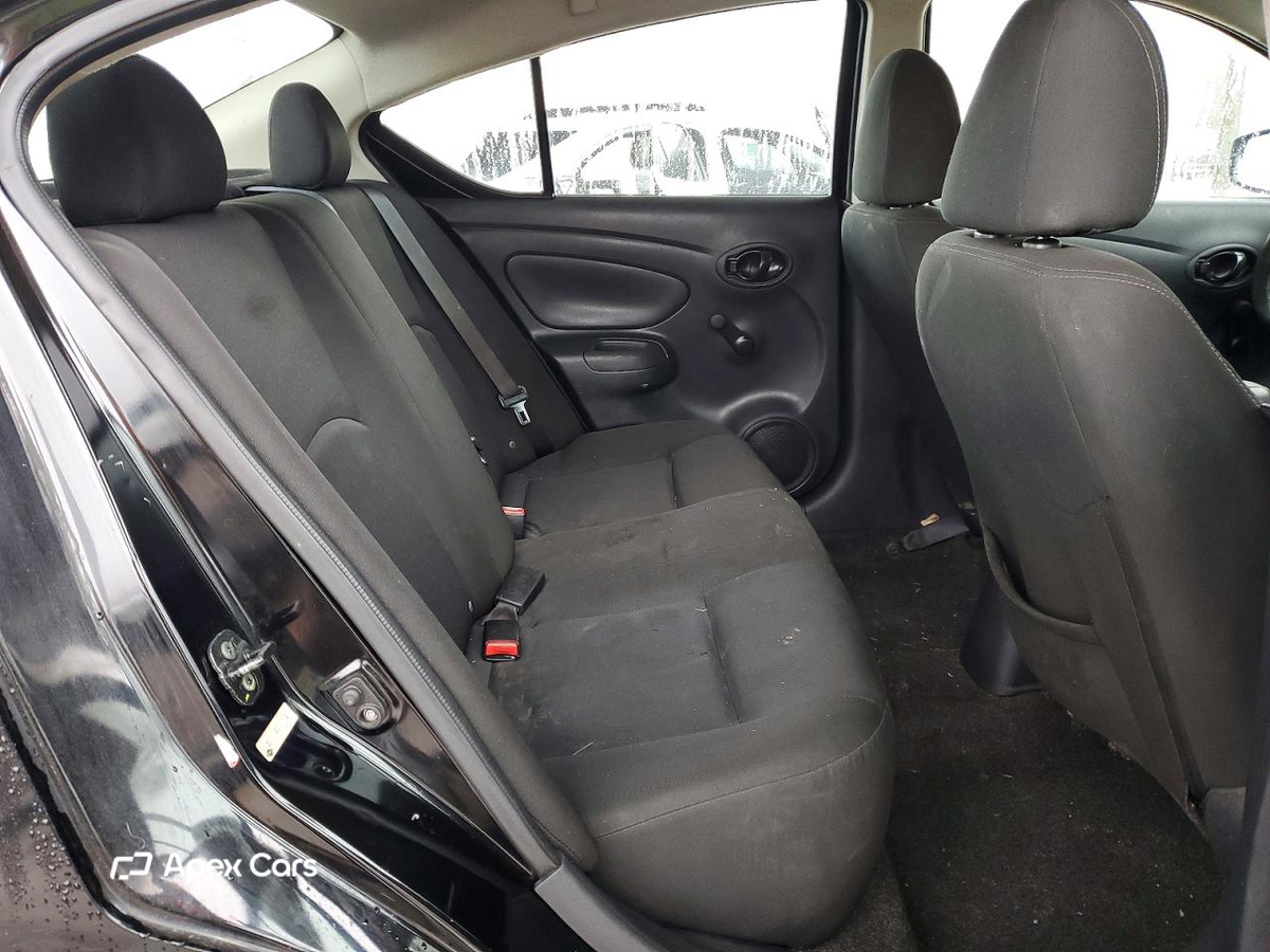 Nissan Versa 2016