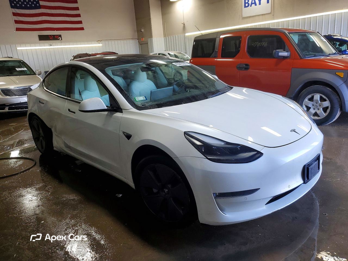 Tesla Model 3 2022