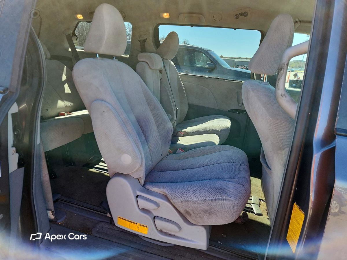 Toyota Sienna 2012