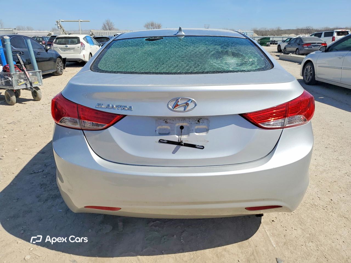 Hyundai Elantra 2013