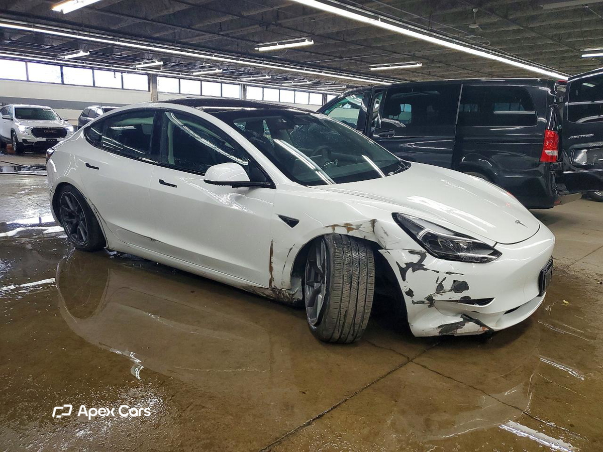 Tesla Model 3 2022