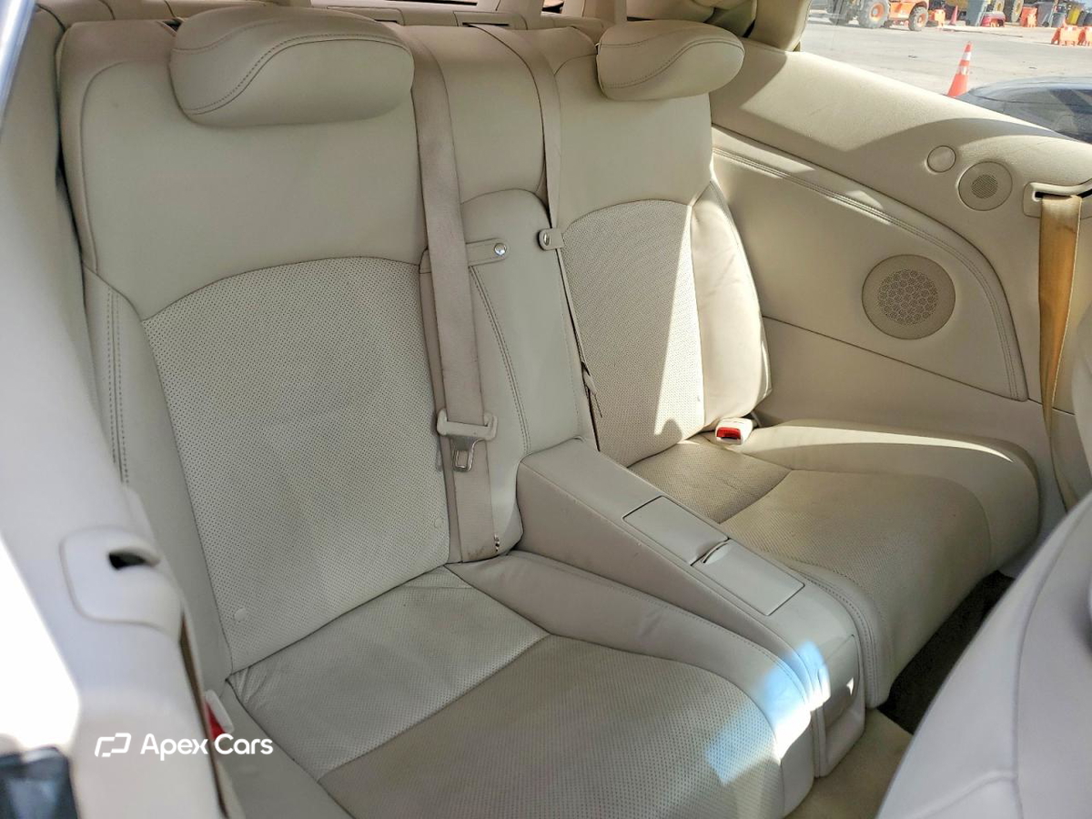 Lexus IS 2010
