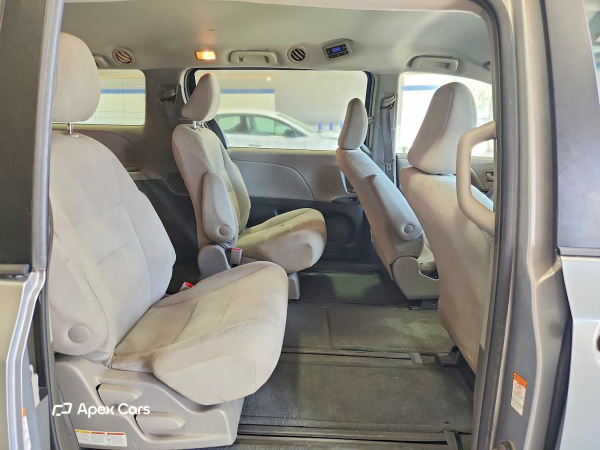 Toyota Sienna 2015