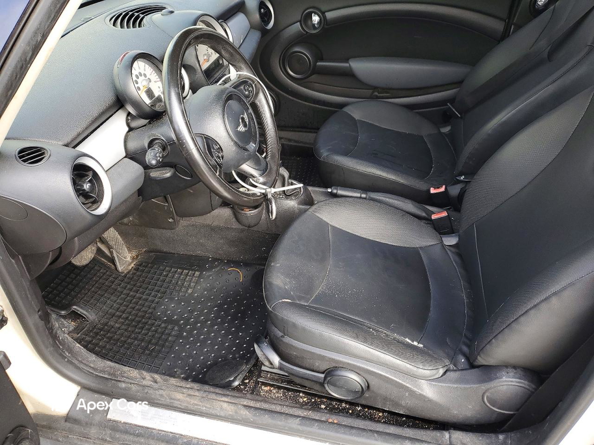 MINI Cooper 2011