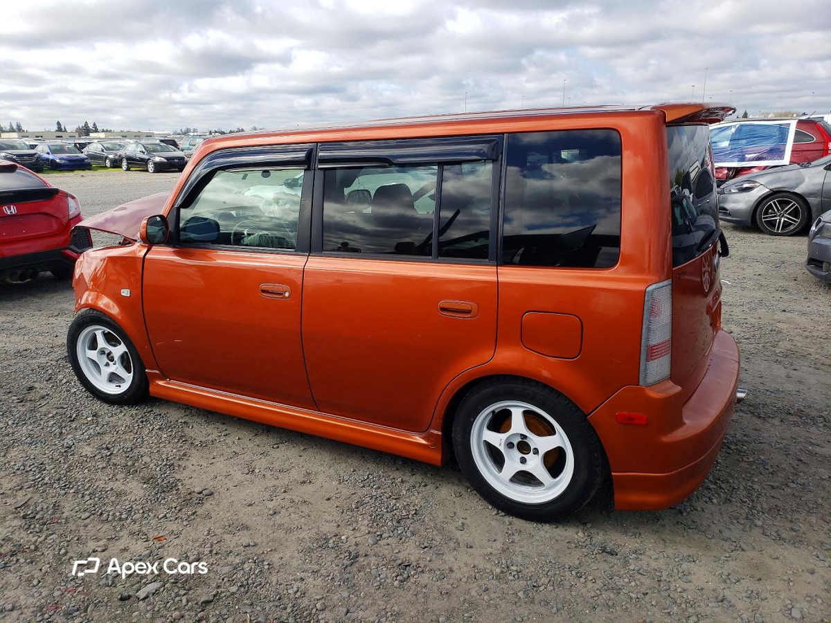 Scion xB 2004