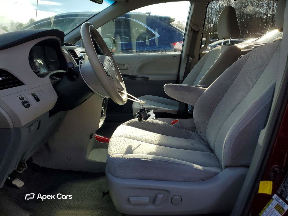 Toyota Sienna 2012