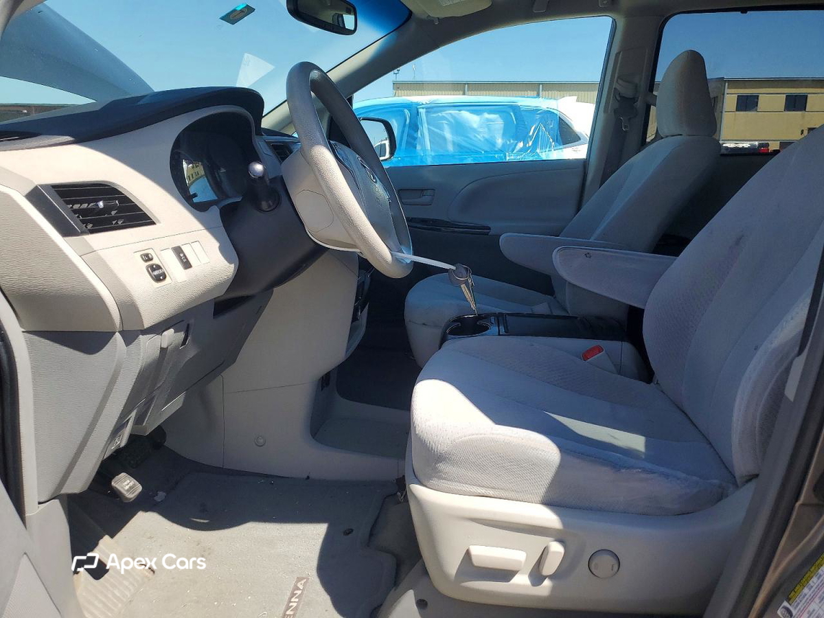 Toyota Sienna 2012