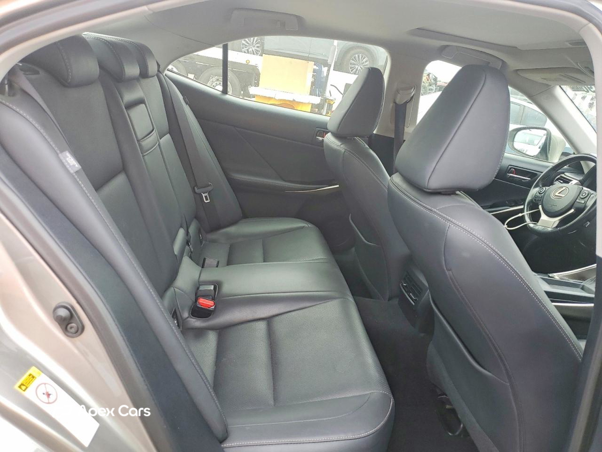 Lexus IS 2016